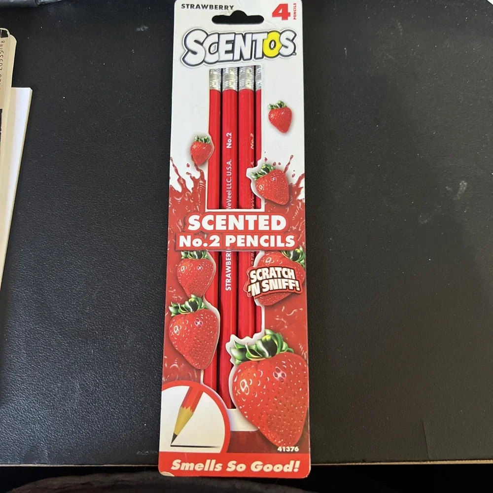 Scentos‎ Strawberry Scented HB #2 Pencils Pre-Sharpened - NEW IN PACKAGE